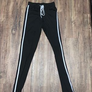 TAKING OFFERS!!! Fashion nova leggings